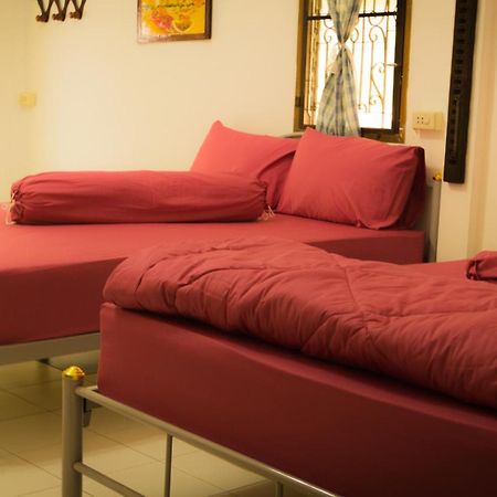 Ban Sabai Sabai Guest House Канчанабурі Номер фото