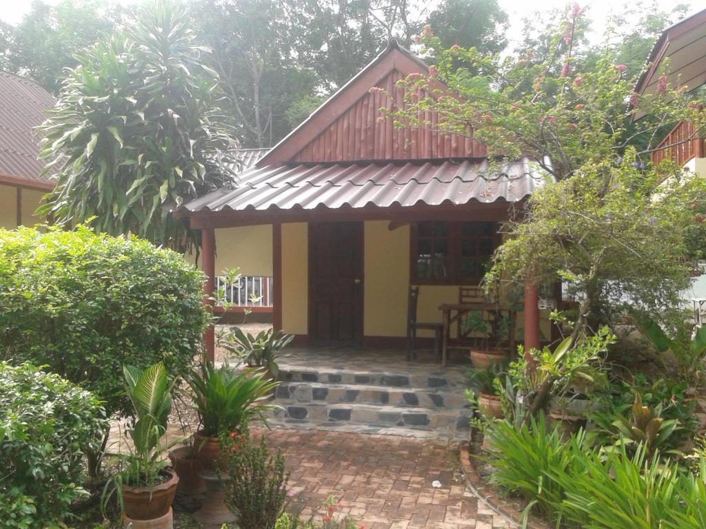 Ban Sabai Sabai Guest House Канчанабурі Номер фото